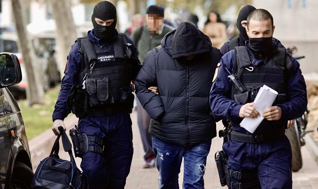 Grup-infracțional-reținuți- – Ziarul Argeşul - ediţia online