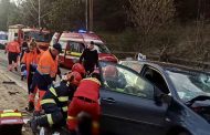 Două autoturisme implicate într-un accident rutier în comuna Davidești