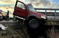 Accident grav! Mașină făcută praf după ce a lovit un cap de pod în comuna Lerești