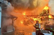 Incendiu devastator într-o anexă gospodărească din Argeș. Flăcările au scăpat de sub control