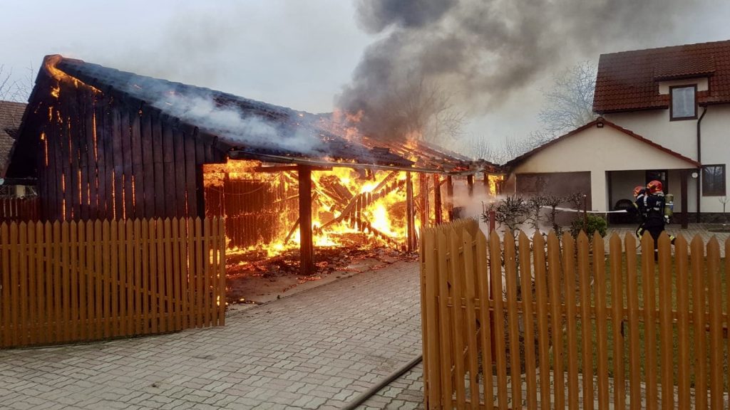 Poza pentru articolul Incendii izbucnite în două gospodării din județul Argeș