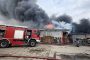 Service auto mistuit de flăcări! Incendiul a pornit de la o mașină aflată în reparații