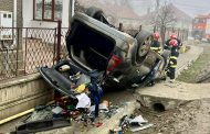 Accident grav cu victimă în Argeș! A lovit un gard și apoi s-a răsturnat cu mașina