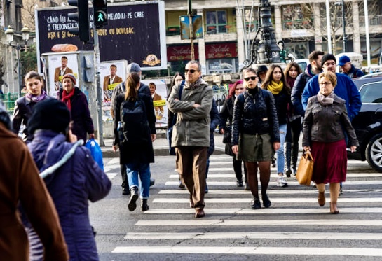 Oameni-pe-stradă-2 – Ziarul Argeşul - ediţia online