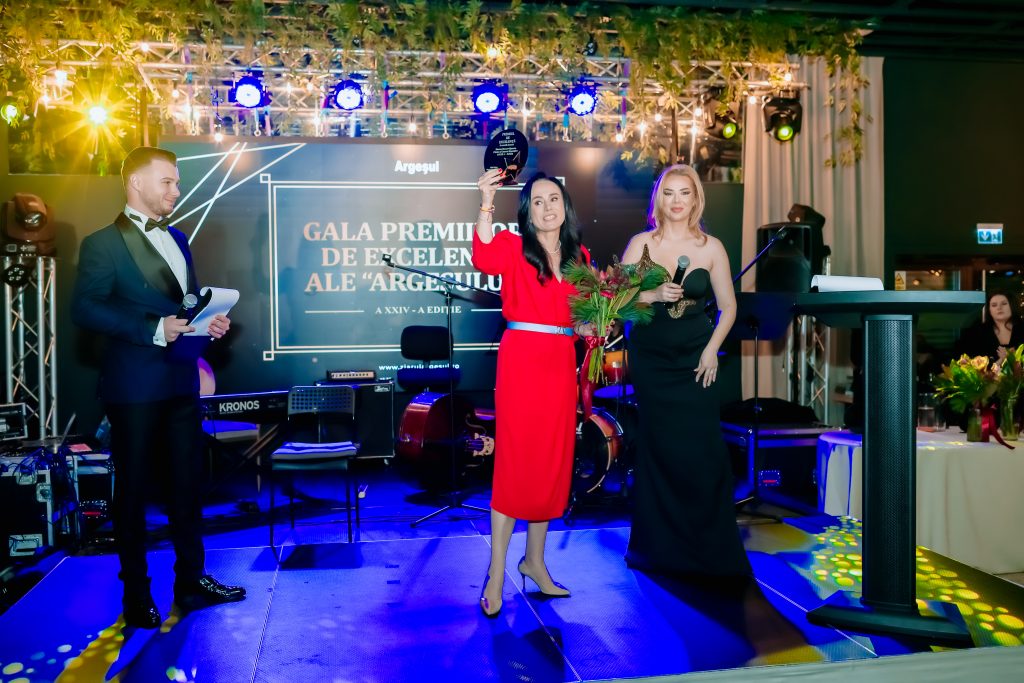 Simona-Bucura-Oprescu- – Ziarul Argeşul - ediţia online