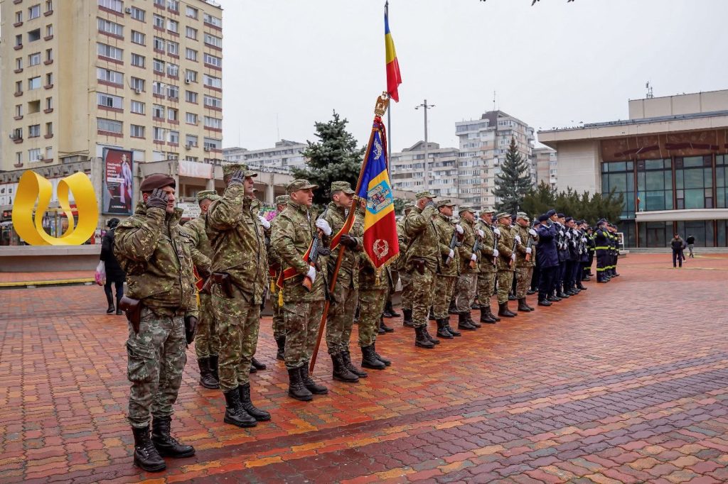 Poza pentru articolul Omagiu pentru eroii Revoluției Române, la Pitești. Ceremonie de comemorare la Monumentul Eroilor