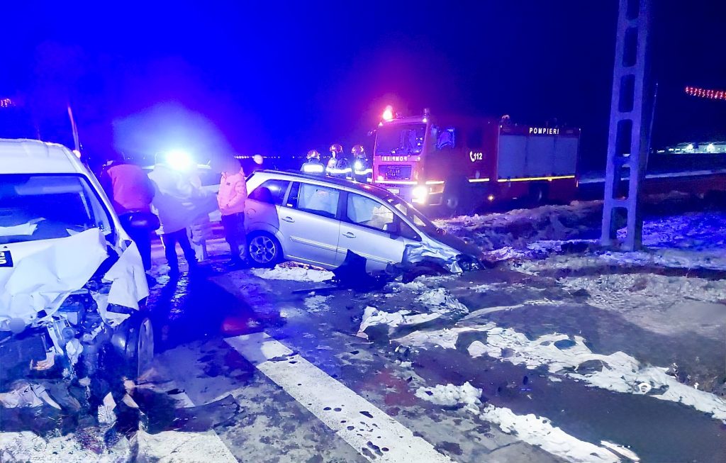 Poza pentru articolul Accident rutier în comuna Căteasca. Două persoane preluate de echipajul medical