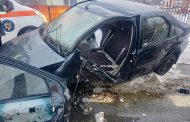 Accident pe DN 7, la Drăganu: doi bărbați răniți după ce autoturismul a lovit un cap de pod