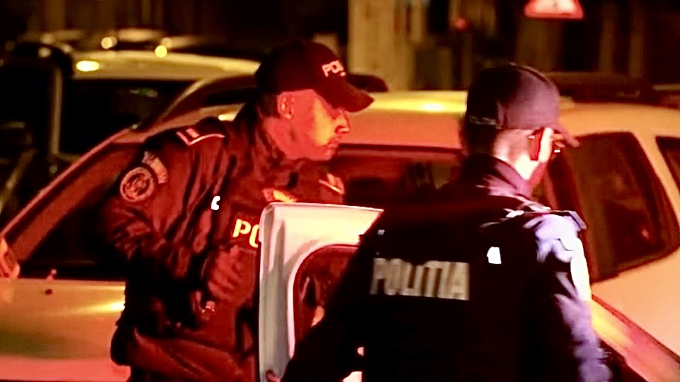 Poza pentru articolul Șofer de taxi, snopit în bătaie de client, în Pitești!