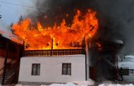 Incendiu într-o gospodărie din Argeș. Pompierii intervin de urgență