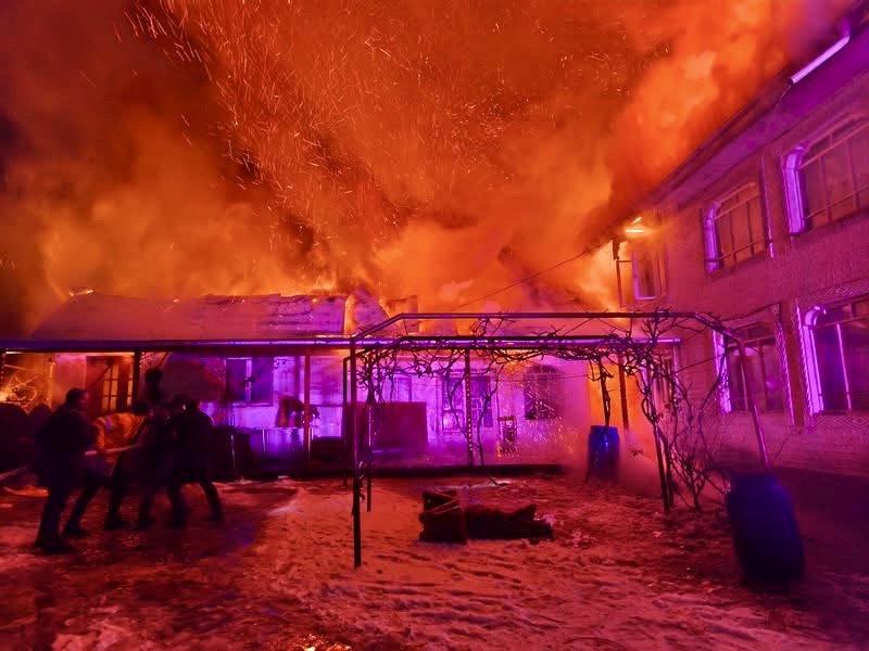 Poza pentru articolul Acum! Incendiu devastator în Argeș. Două locuințe înghițite de flăcări