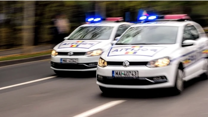 Poza pentru articolul Argeș: A furat mașina tatălui și a fugit de polițiști. Ce a urmat e incredibil