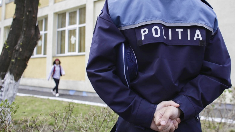 Politia-scoala-eleva- – Ziarul Argeşul - ediţia online