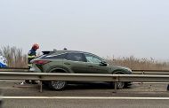 Mașină căzută de pe autoplatformă pe A1