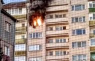 Incendiu într-un apartament din Argeș, provocat de o țigară. Un bărbat a ajuns la spital