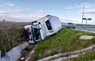 Accident grav pe DEx12. Un camion s-a răsturnat, traficul este restricționat