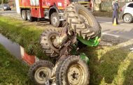 Tragedie! Un bărbat a murit după ce s-a răsturnat cu tractorul. Șoferul era băut