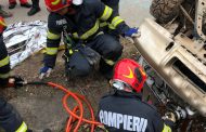 Intervenție contracronometru în Argeș. Persoană prinsă sub un autoturism răsturnat