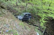 Argeș: A ajuns cu mașina în șanț! Victimă transportată la spital