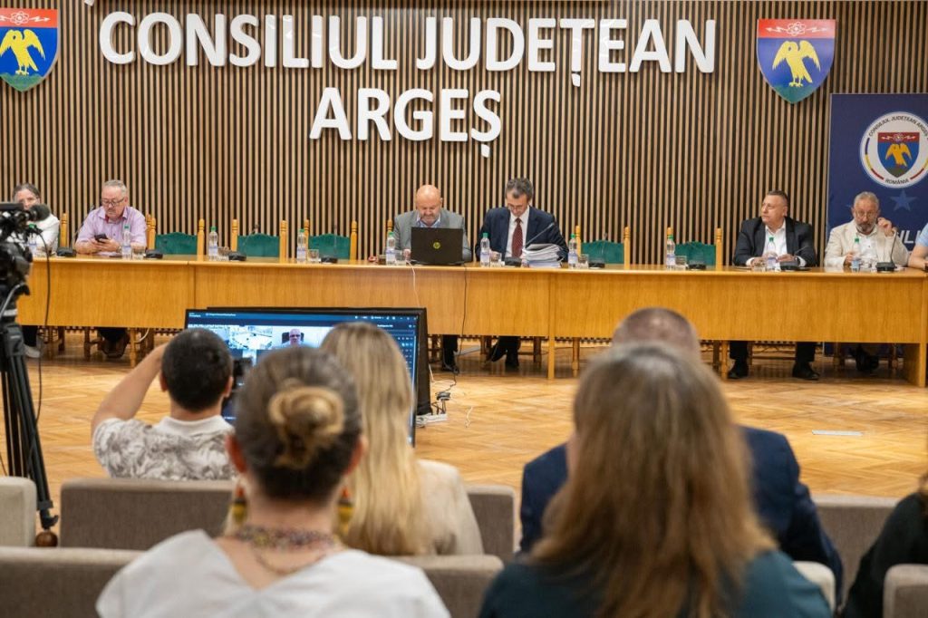 Cj-Argeș-3 – Ziarul Argeşul - ediţia online