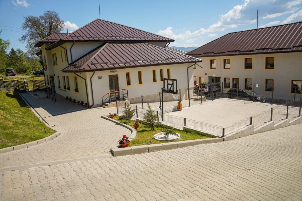 Poza pentru articolul Locul care le-a oferit șansa la o viață normală! Povestea de succes a tinerilor din noul complex social Câmpulung