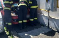 Accident cu risc major la Câmpulung! O mașină a lovit o instalație de gaz. O persoană a fost preluată de ambulanță