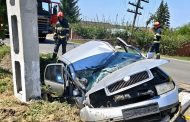 Minoră de 16 ani, rănită grav după ce ar fi luat mașina părinților și a intrat într-un cap de pod