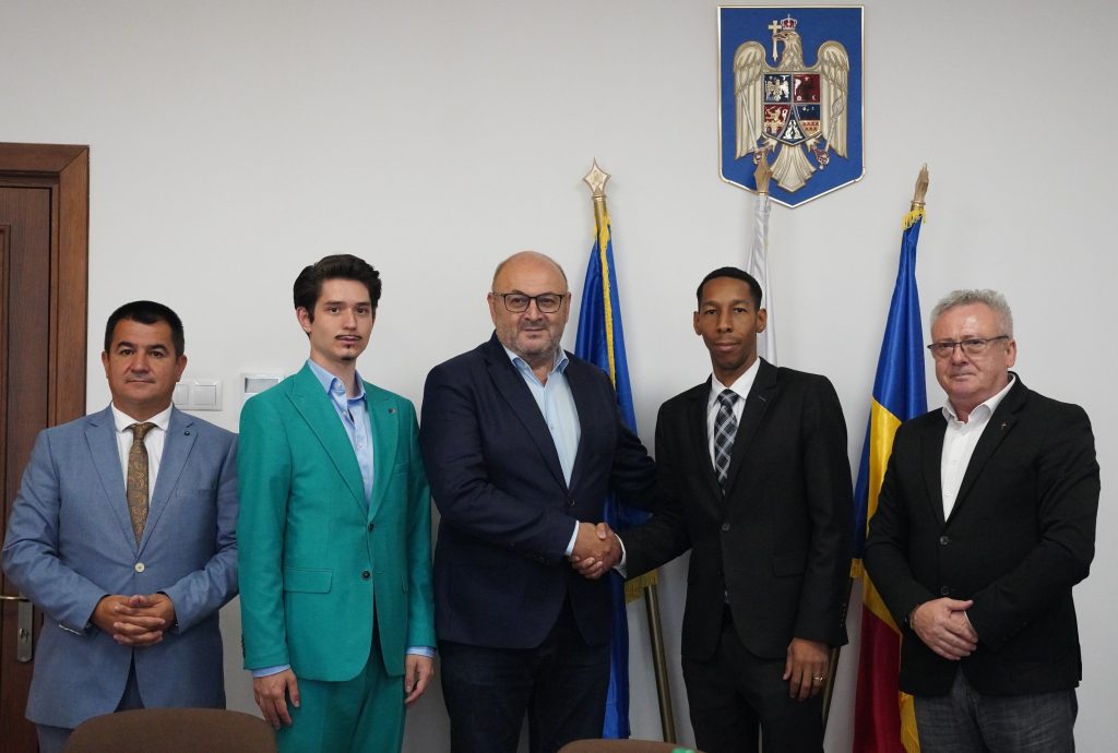 Ambasadorul-Republicii-Cuba-în-România-vizită-oficială-la-Consiliul-Județean-Argeș – Ziarul Argeşul - ediţia online