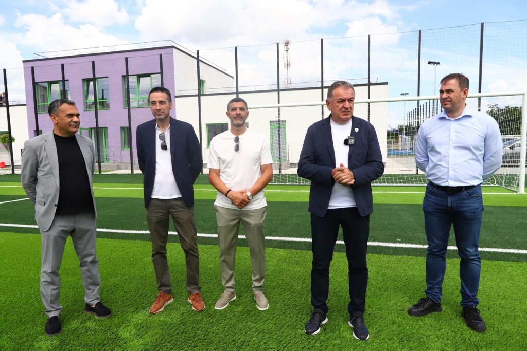 Poza pentru articolul “Bijuterie” de top pe strada Anghel Saligny: Noua bază sportivă din Pitești a fost recepționată astăzi și arată spectaculos!