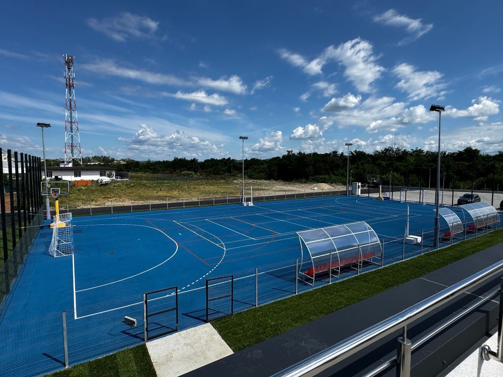 Poza pentru articolul “Bijuterie” de top pe strada Anghel Saligny: Noua bază sportivă din Pitești a fost recepționată astăzi și arată spectaculos!