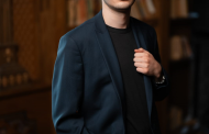 Un elev din Pitești medaliat cu aur la matematică dă în judecată Ministerul Educației după ce „Legea Bolojan” l-a lăsat fără bursă