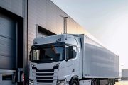 Argeș: Firmă de transport angajează șofer pe comunitate. Salariu atractiv și curse fixe