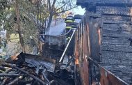 O clipă de neatenție a dus la dezastru. Gospodărie făcută scrum într-un incendiu puternic