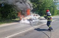 Un autoturism a luat foc în Argeș!