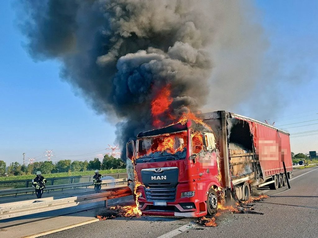 Incendiu-tir- – Ziarul Argeşul - ediţia online