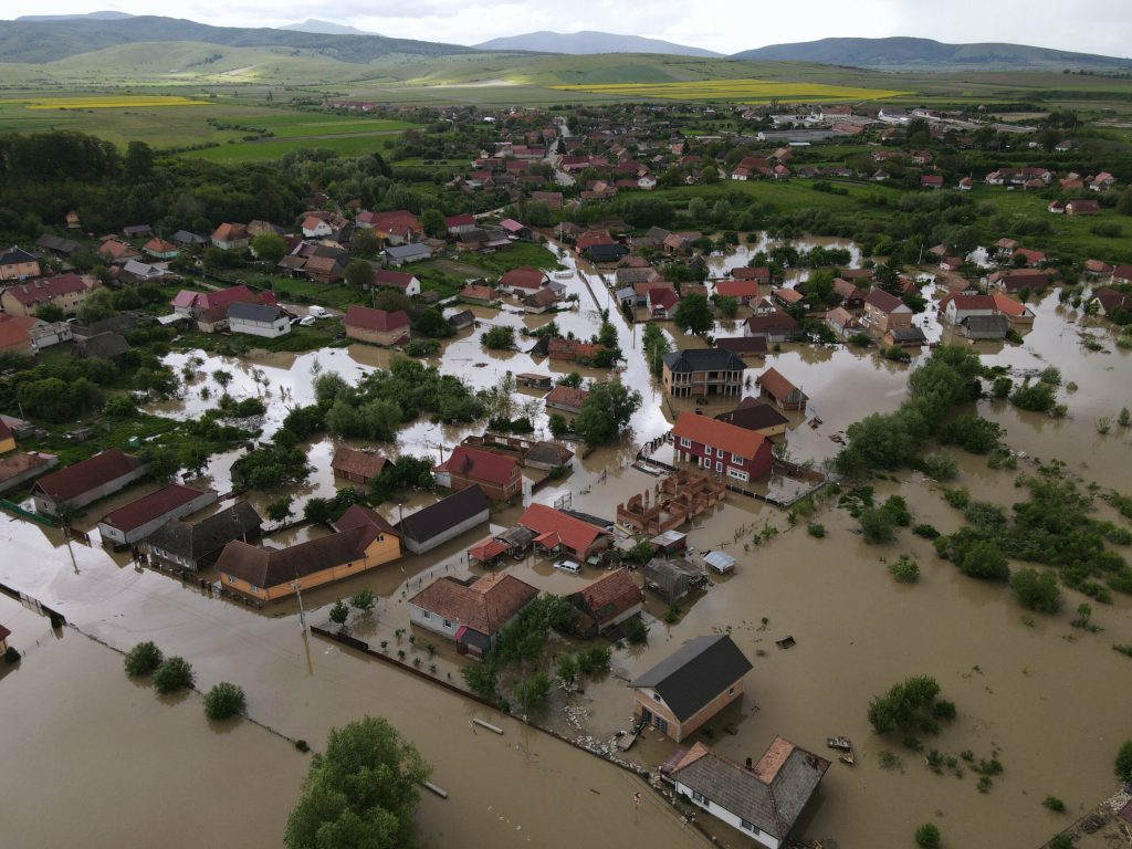 Flood hit Brasov city of Romania after two days of heavy rain – Ziarul Argeşul - ediţia online