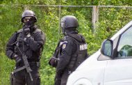 Argeș: Escrocheria anului a fost demascată! Trei persoane, luate pe sus de mascați