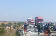 Accident pe Autostrada A1, spre Pitești. Trafic deviat după impactul dintre două mașini și un TIR