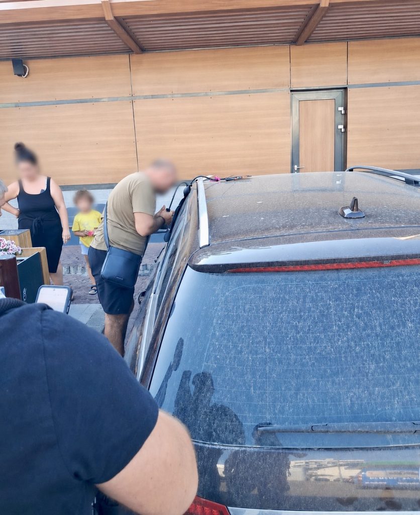 Blocat-în-mașină- – Ziarul Argeşul - ediţia online