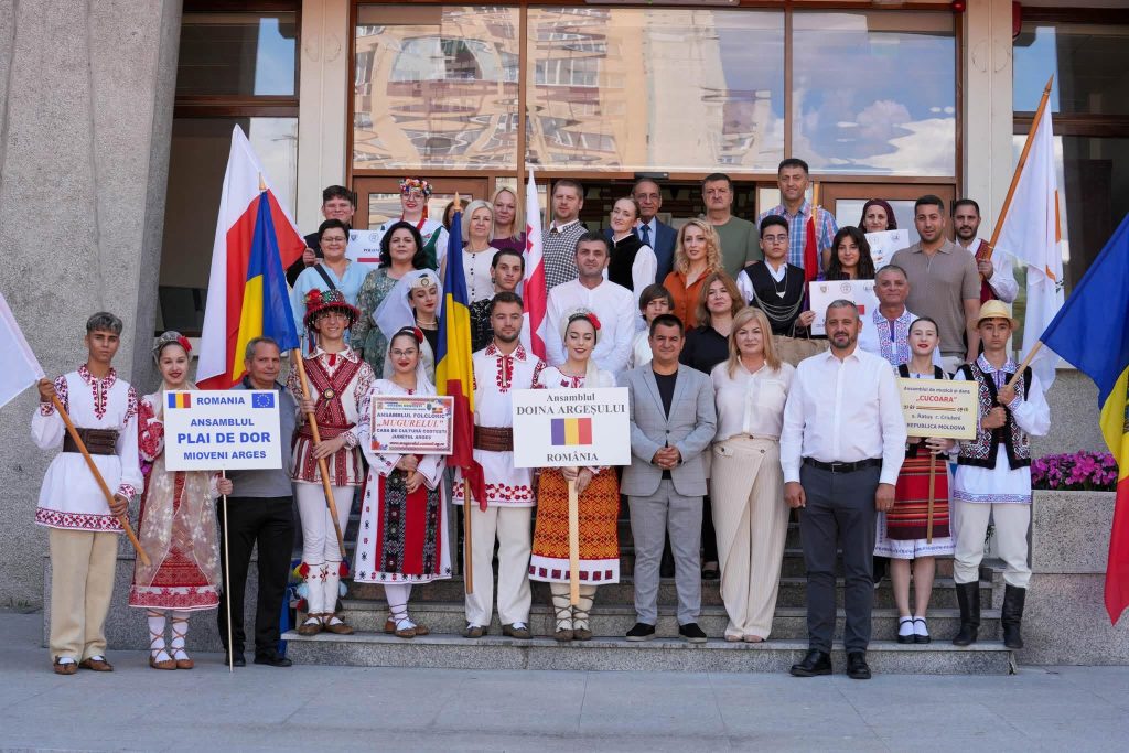Festivalul-Internațional-de-Folclor-Carpați – Ziarul Argeşul - ediţia online