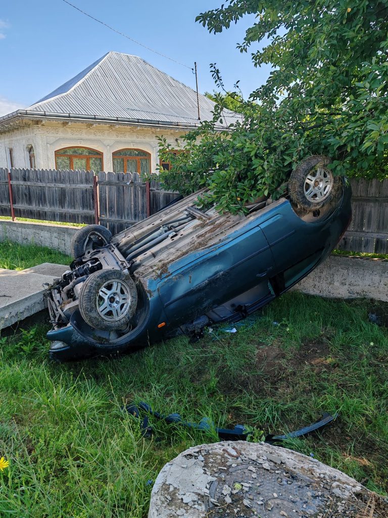 Poza pentru articolul Accident pe DN 65, la Albota. Un șofer de 25 de ani a ajuns la spital