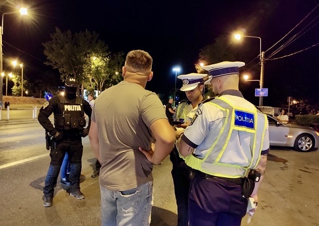 Poza pentru articolul Argeș: A furat o autoutilitară lăsată cu cheile în contact și a fugit de polițiști