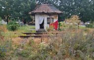 Trăiau într-un canton CFR și într-o scară de bloc. Două intervenții ale autorităților în Pitești