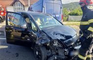Două persoane au ajuns la spital după accidente rutiere în Ștefănești și Albota
