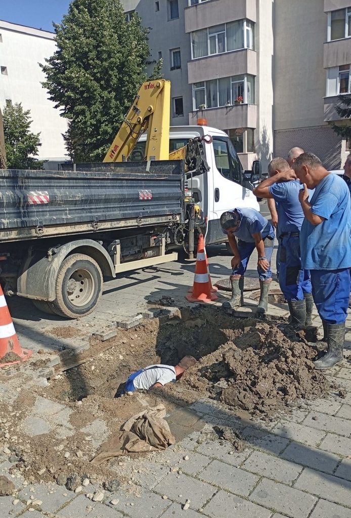 Poza pentru articolul Peste 20 de avarii în rețeaua de apă din Pitești, după o defecțiune la Stația Războieni
