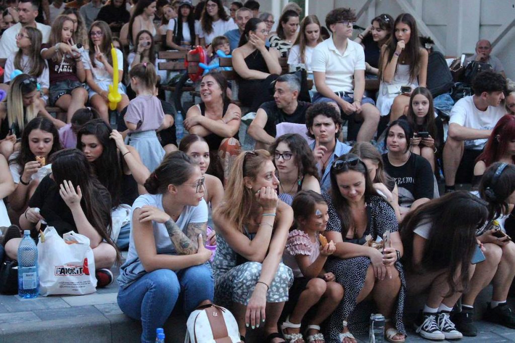 Cinema-aer-liber- – Ziarul Argeşul - ediţia online