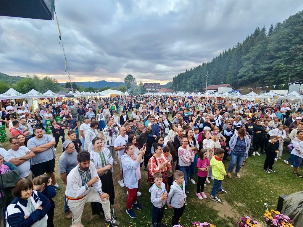Festival-2 – Ziarul Argeşul - ediţia online