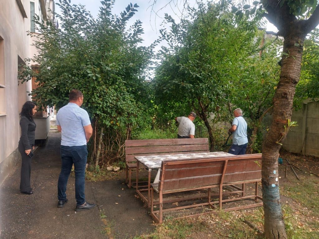Poza pentru articolul Acțiune de amploare pe o stradă din Pitești. Ce au găsit polițiștii locali