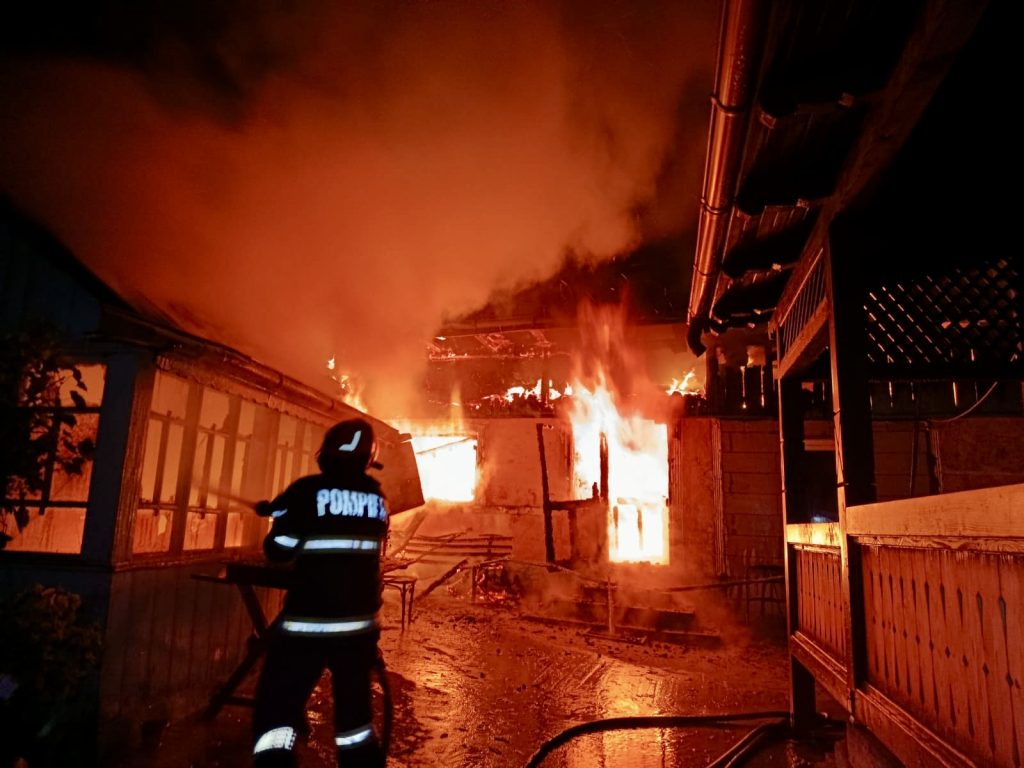 Incendiu-noaptea-6 – Ziarul Argeşul - ediţia online