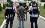 Argeș: Doi tineri, reținuți după ce au tâlhărit un bărbat pentru o…bere